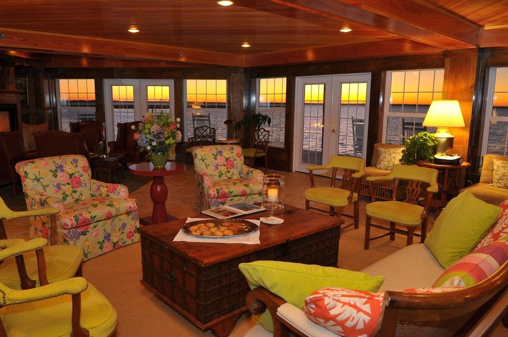 Lighthouse Club Hotel photo 65