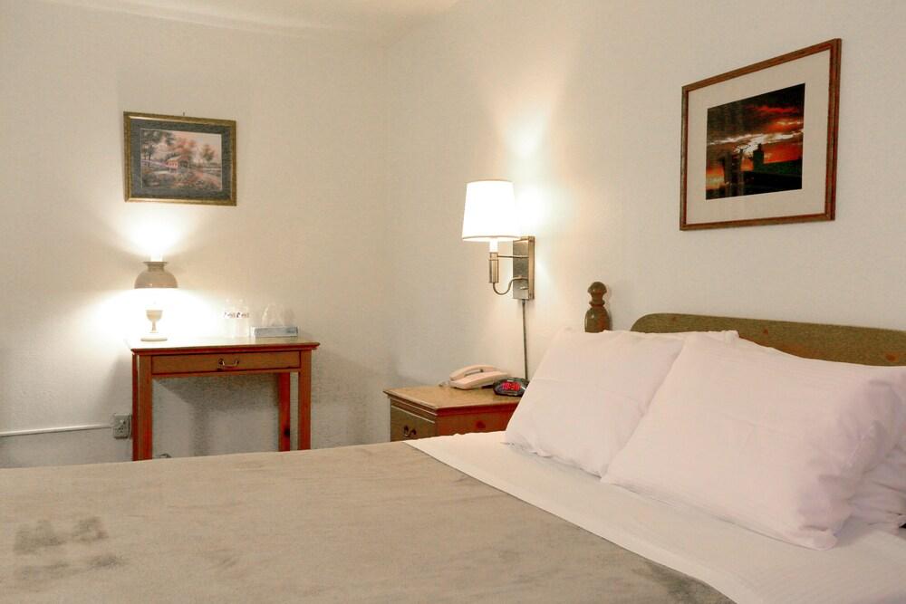 Blue Mountain Hotel photo 2
