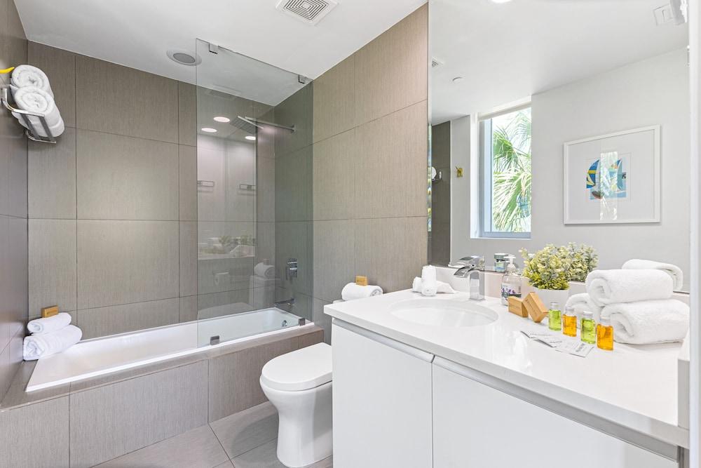 Dharma Home Suites Miami at Monte Carlo photo 64