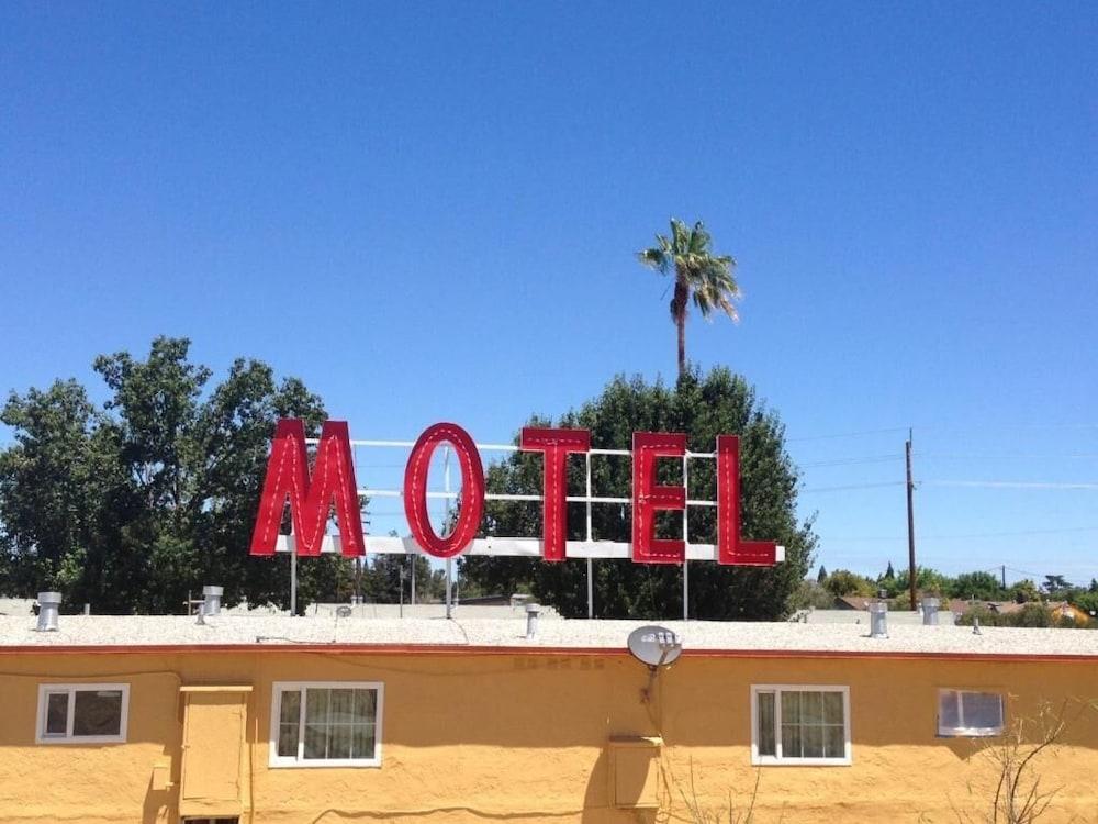 Valley Motel photo 3