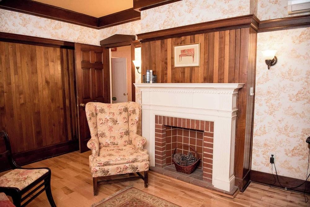 Springside Inn photo 13