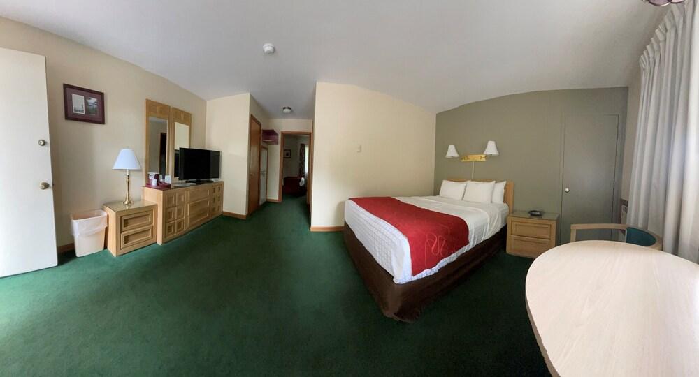 Mohican Resort Motel photo 80