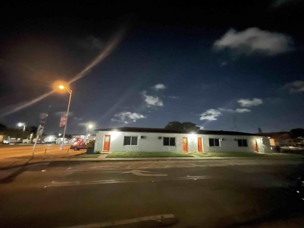 Sunshine Inn Motel photo 16