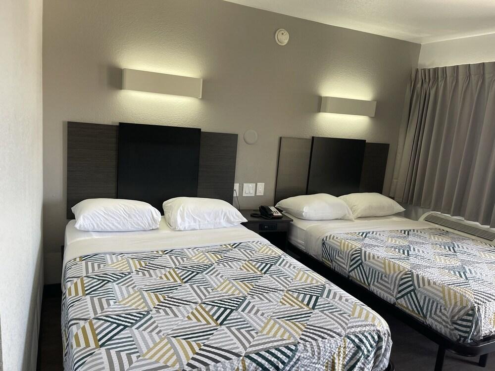 Motel 6 Denton, TX - UNT photo 19