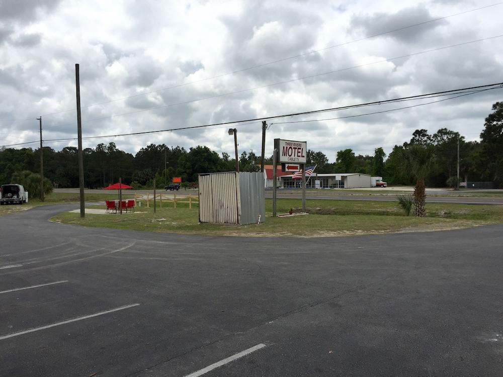 Three Rivers Motel photo 6