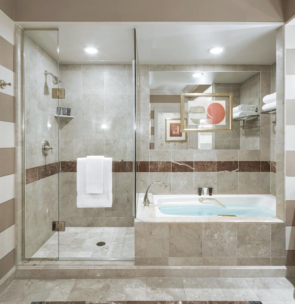 The Venetian Prestige Club Lounge photo 73