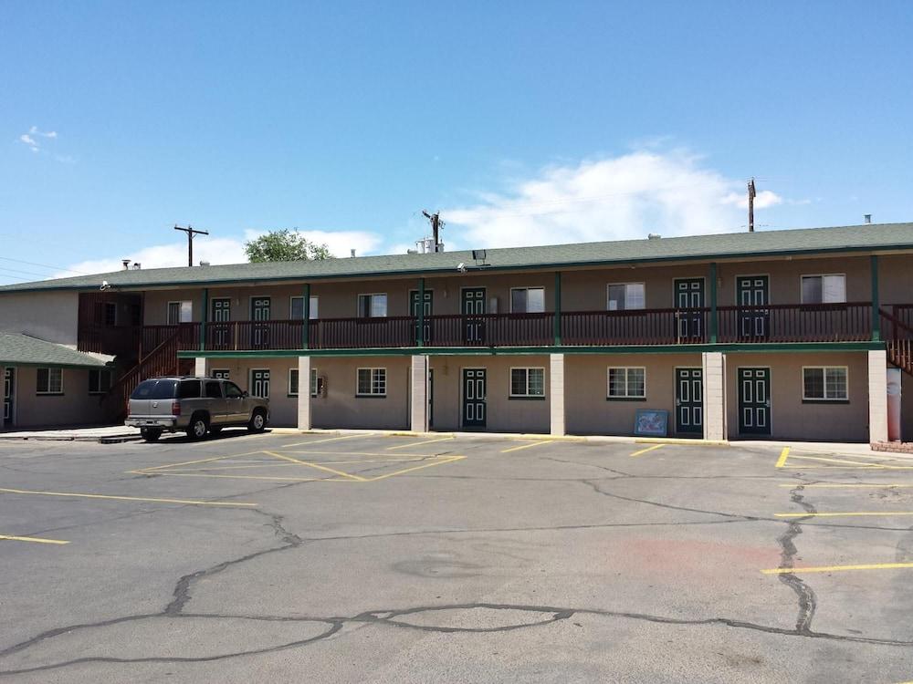 Encore Motel photo 13