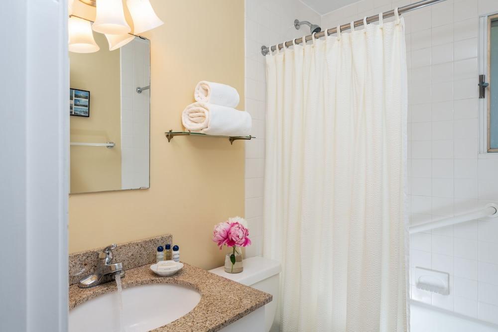 Dockside Guest Quarters & Restaurant photo 90