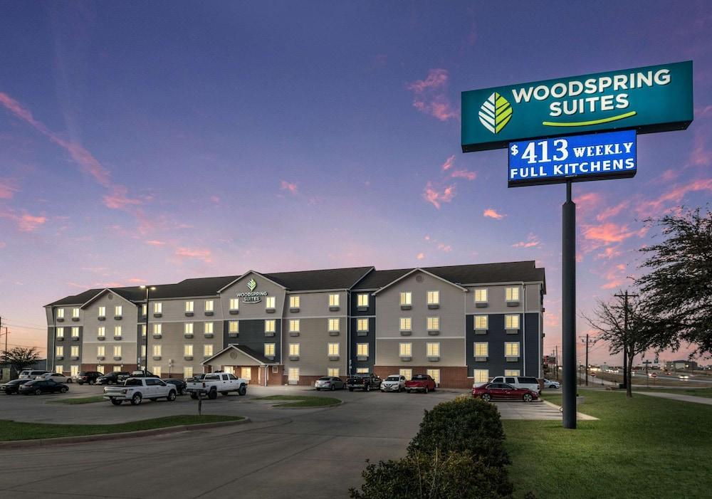 WoodSpring Suites Denton photo 12