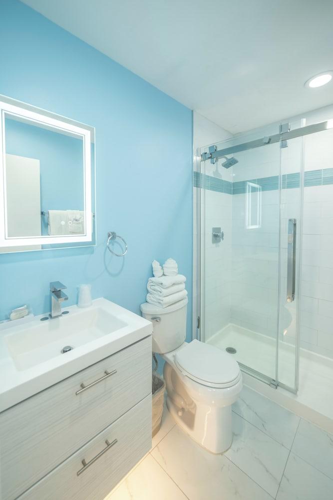 Montauk Oceanside Suites photo 64