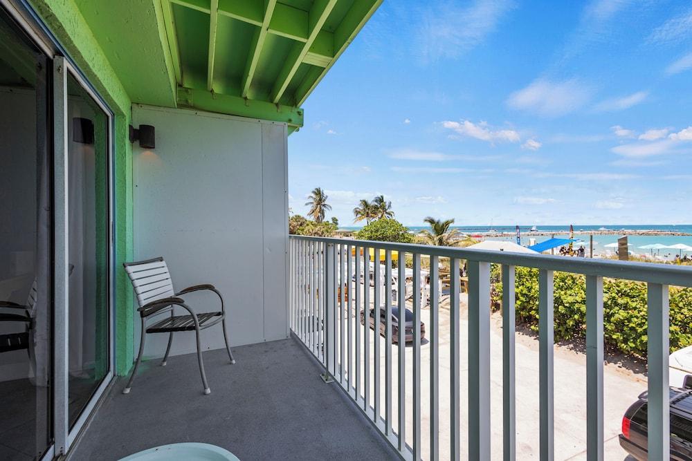 Oceanfront Inn photo 3