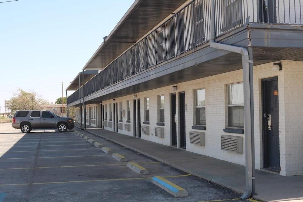 Hobbs Family Inn photo 25
