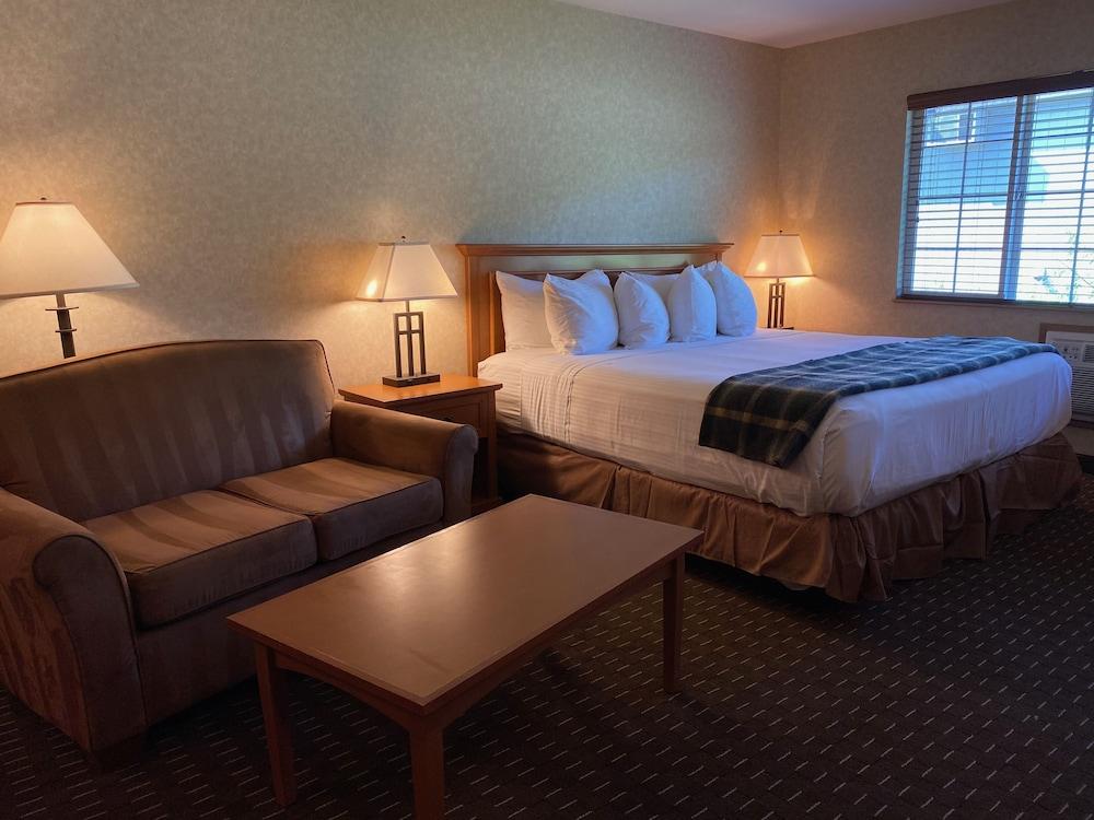Cousins Country Inn photo 13