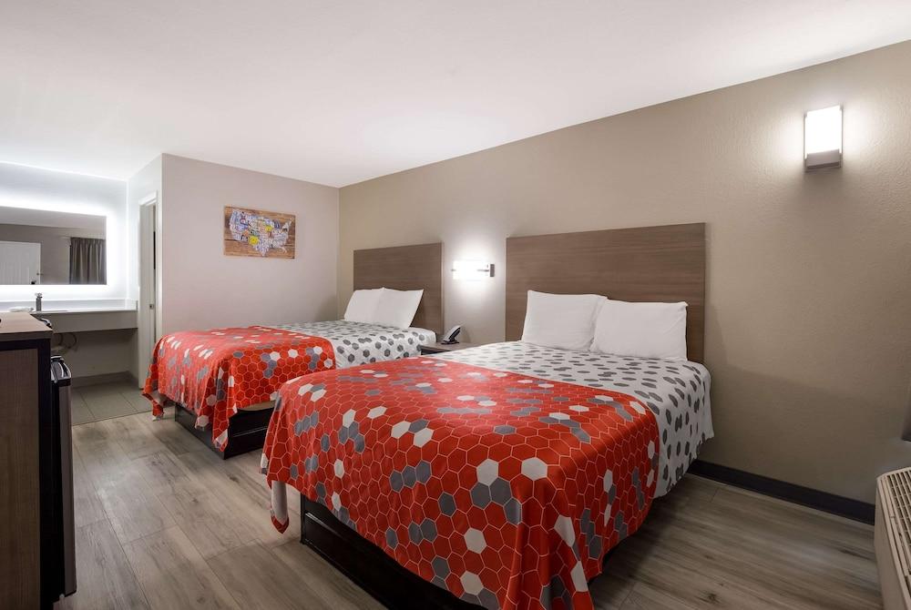 Econo Lodge Mobile Airport Blvd. photo 9