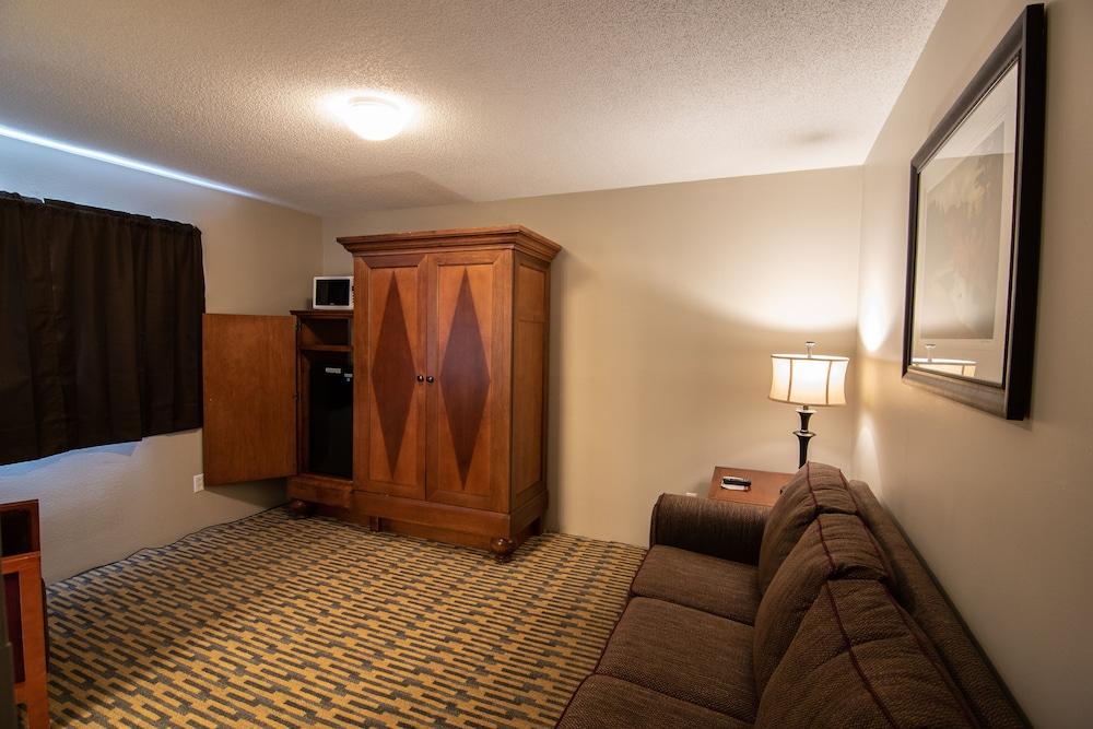 The Crow Peak Lodge photo 27
