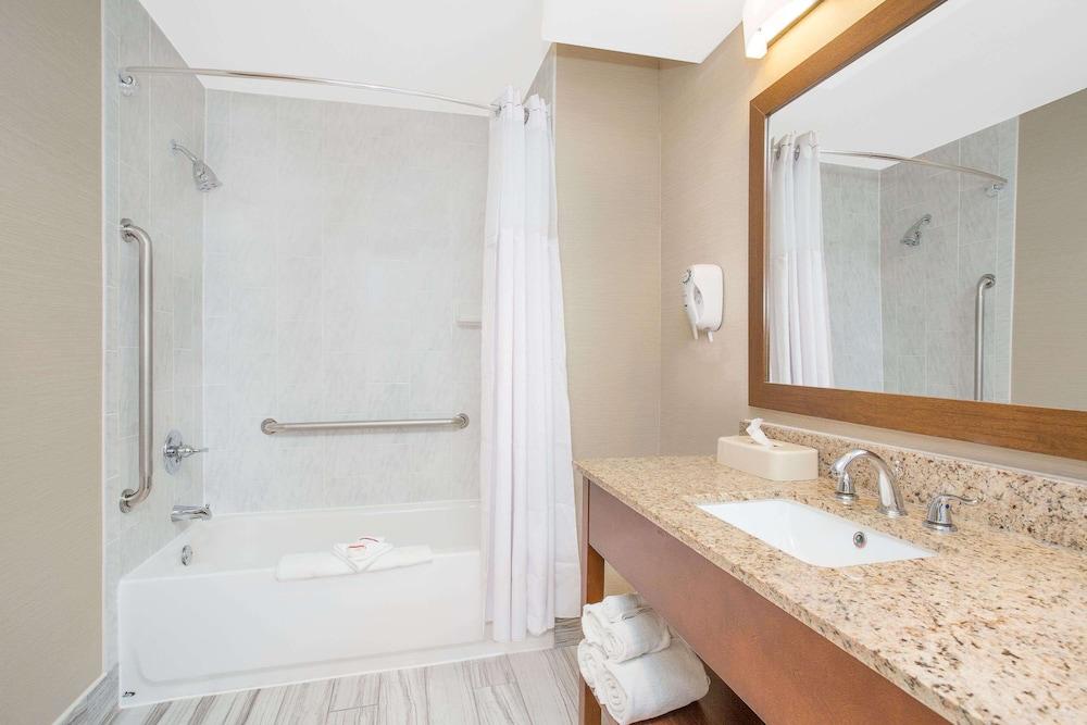Ramada by Wyndham Denver International Airport photo 22