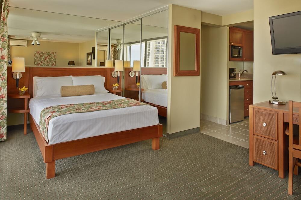 Pacific Monarch Hotel photo 6