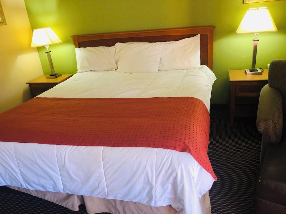 Relax Inn Guin photo 9