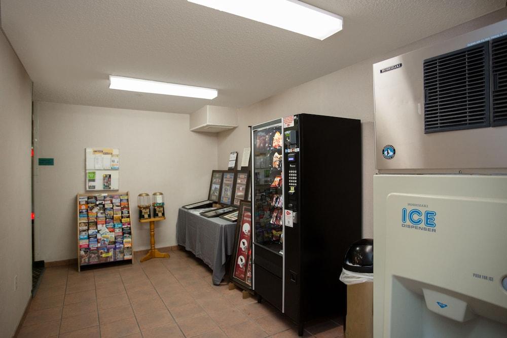 Vagabond Inn Executive - Green Valley photo 23