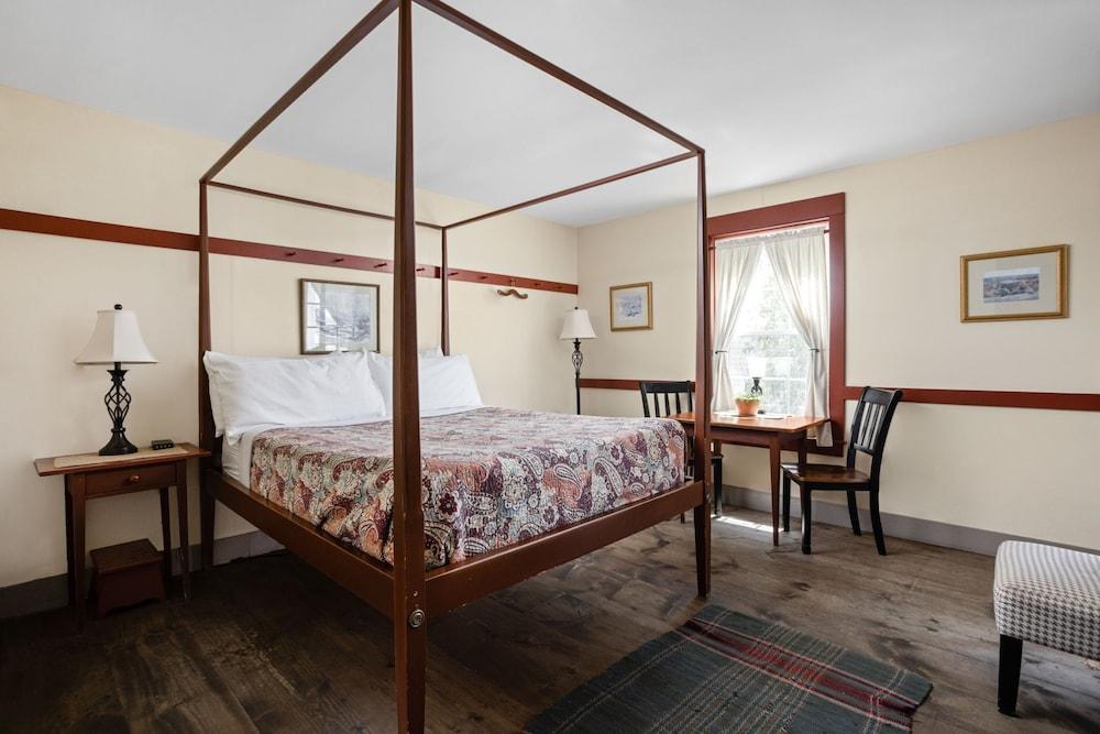 Artists Colony Inn photo 44