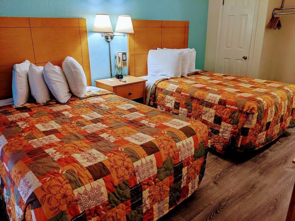 Seahorse Inn and Cottages photo 3