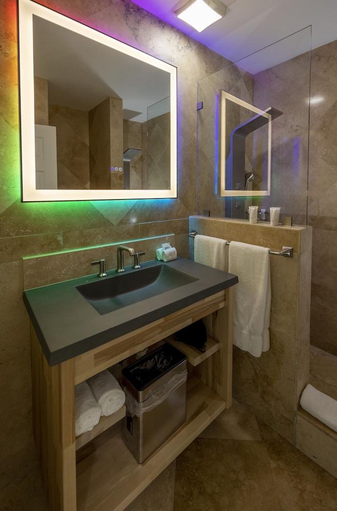 Suites on South Beach photo 10