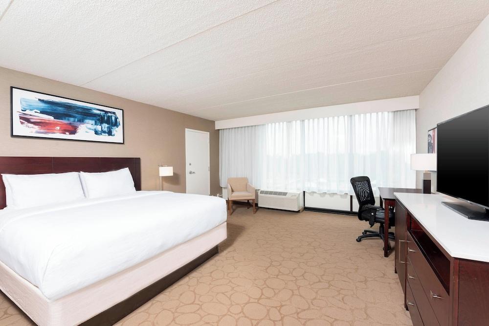Delta Hotels by Marriott Kalamazoo Conference Center photo 8