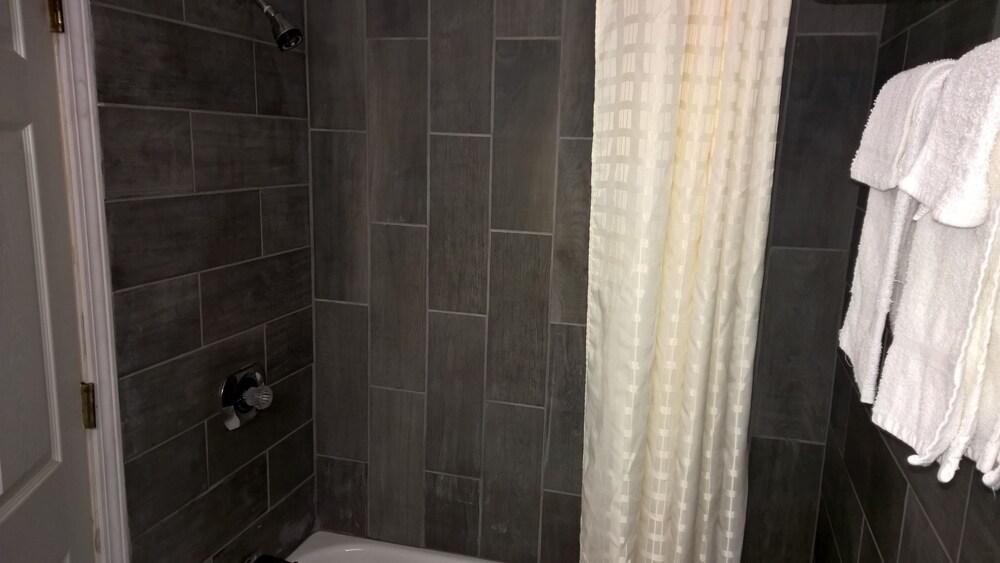Economy Inn Motel photo 17
