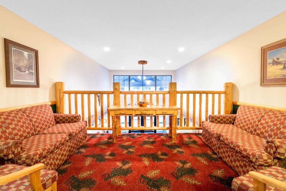 Summerset Hotel & Suites photo 17
