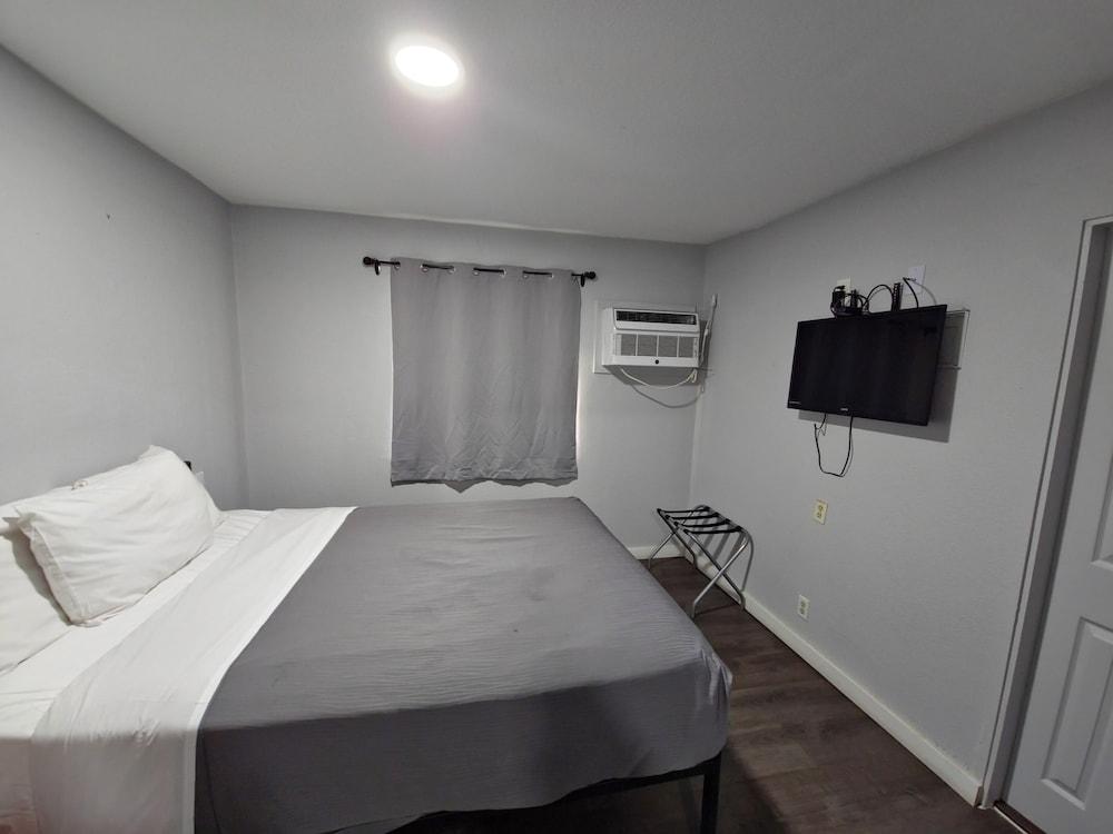 The L Motel photo 6