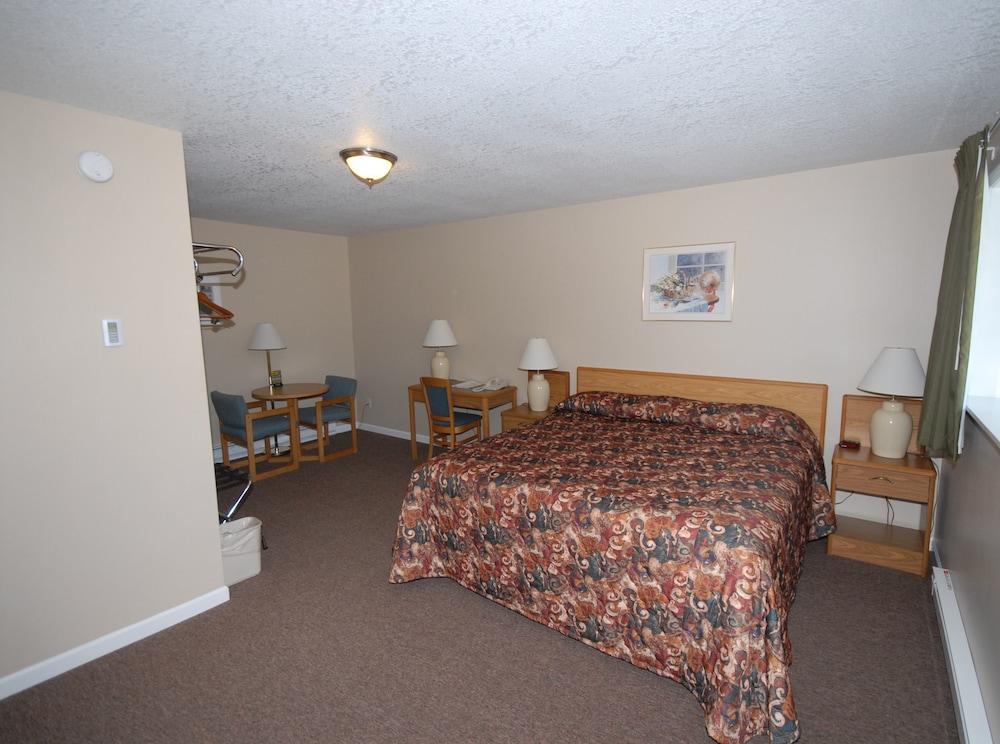 Wayside Motel photo 9
