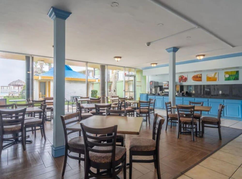 Quality Inn & Suites Corpus Christi Beachside photo 8