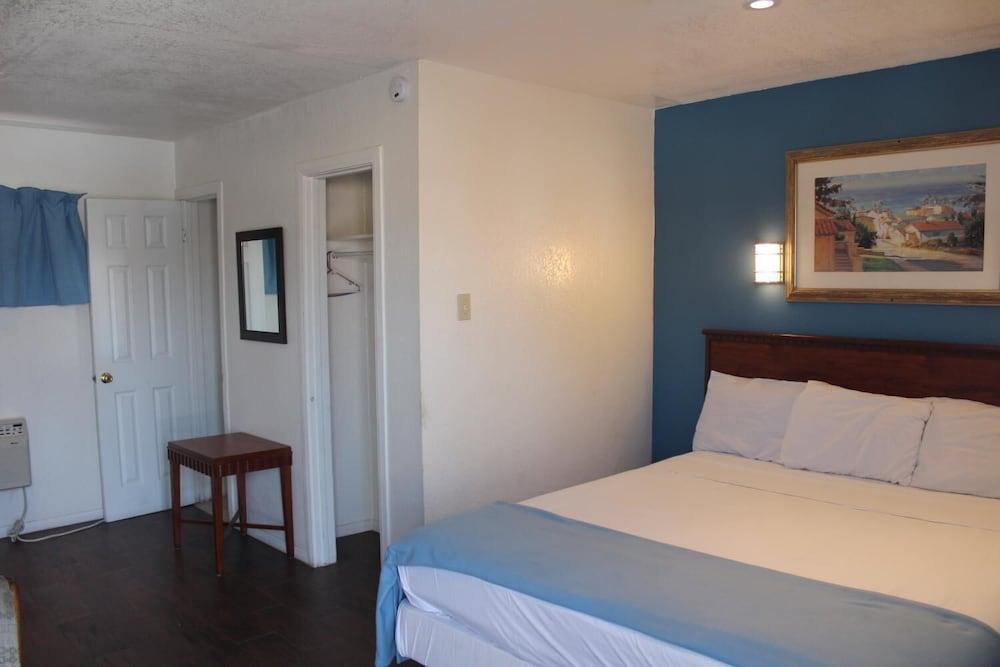 Oceanside Inn and Suites photo 10