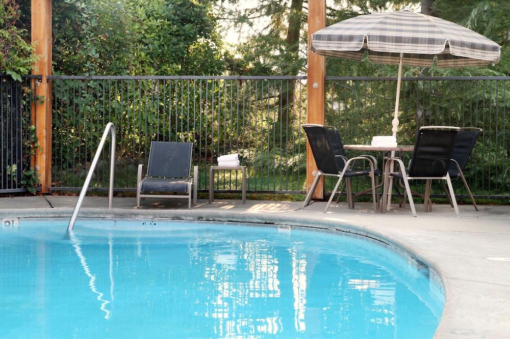 Riverside Inn photo 51