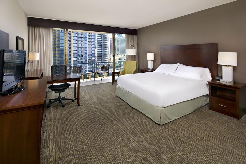 Wyndham San Diego Bayside photo 10