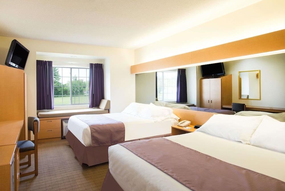 Microtel Inn & Suites by Wyndham Plattsburgh photo 49