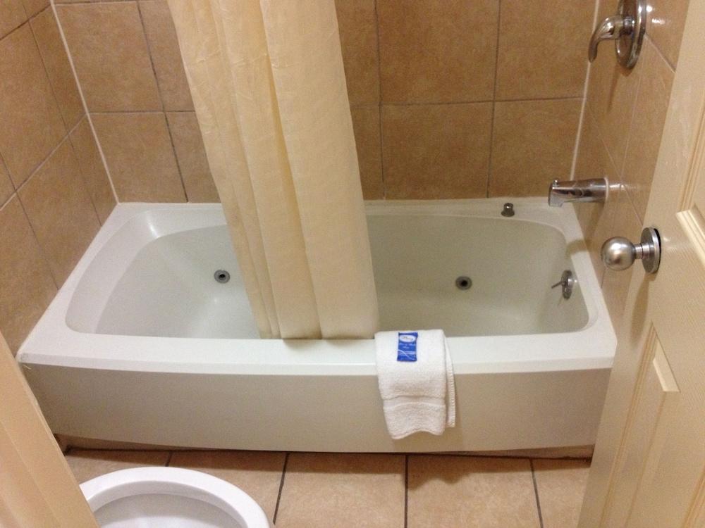 Economy Inn photo 5