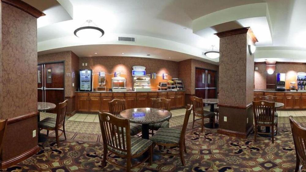 Holiday Inn Express Hotel & Suites Barstow-Outlet Center by IHG photo 28