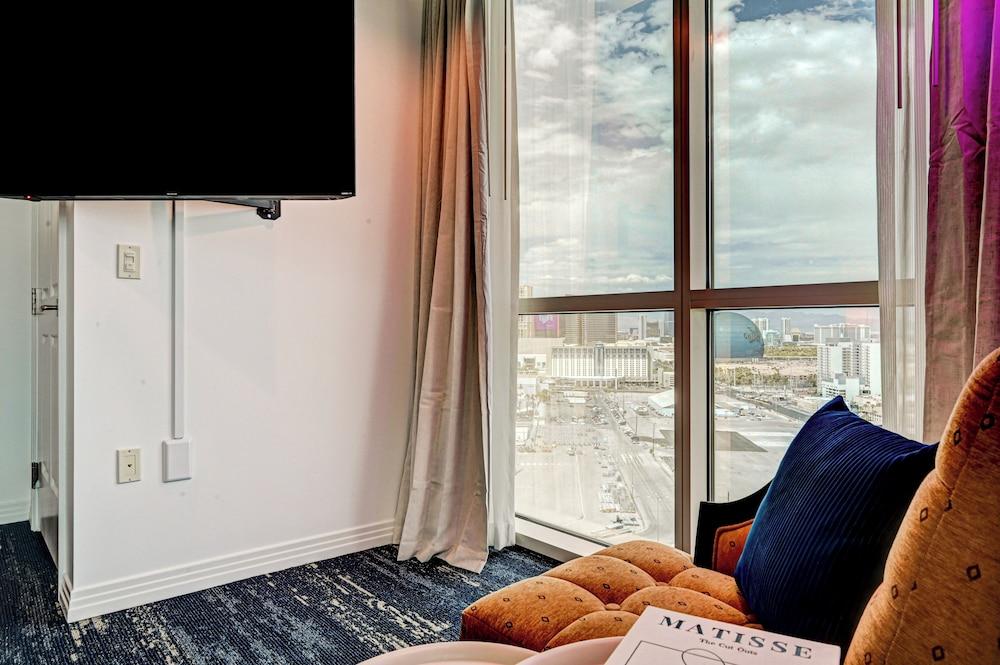 Suite Hub LV at Signature Sphere View photo 18