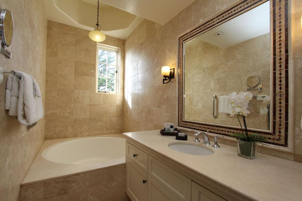 Cypress Inn photo 39
