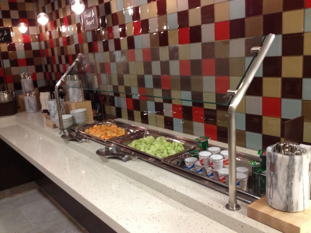 Embassy Suites Newark Airport photo 28