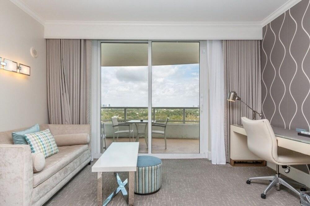 Fonttrebvsjs - Unit 1117 1 Bedroom Condo by RedAwning photo 5
