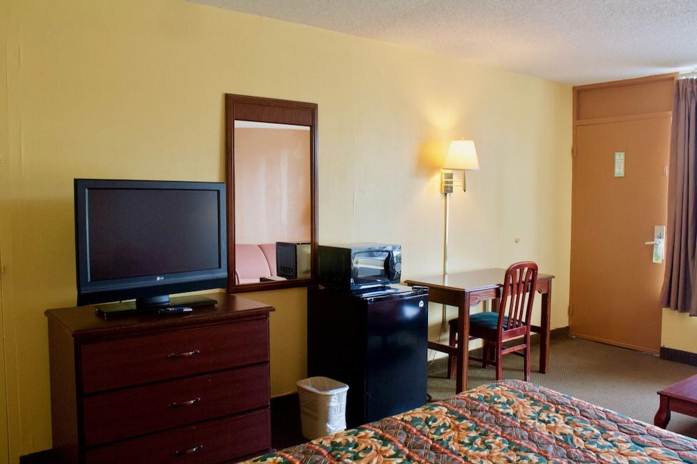 Rodeway Inn Monroe photo 4