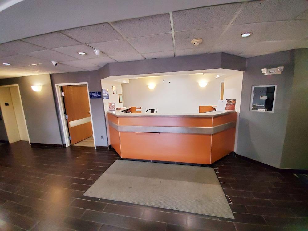 Americas Best Value Inn & Suites Racine photo 4