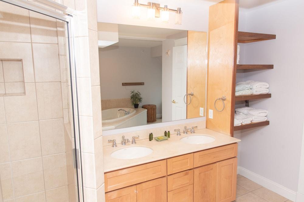 Inn On Peaks Island photo 90