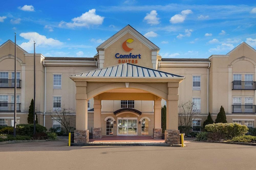 Comfort Suites Near University — hotel in North Brunswick