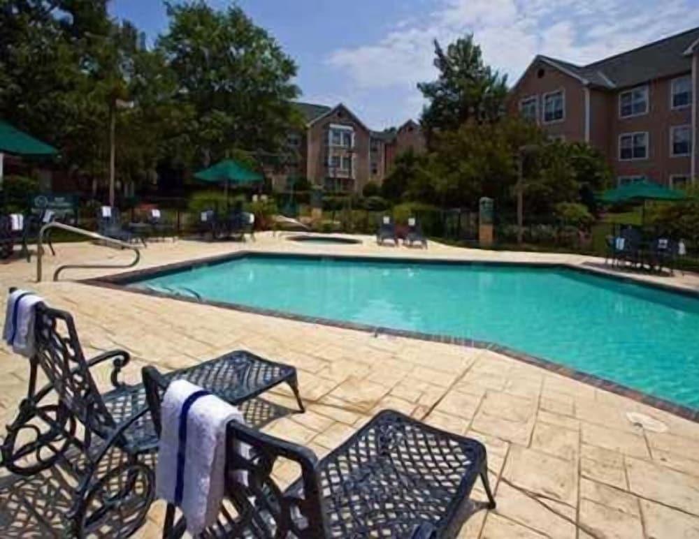 Poplar Inn and Suites photo 18