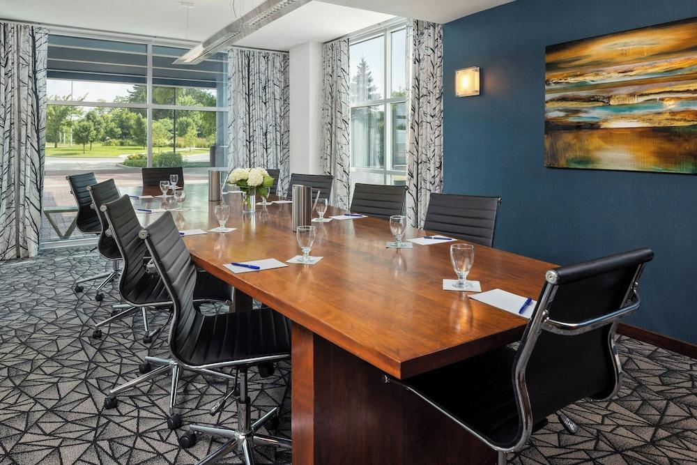 Delta Hotels by Marriott Milwaukee Northwest photo 8