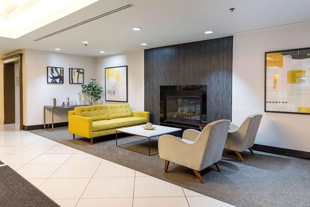 Elimwood Hotel, a Ramada by Wyndham photo 2