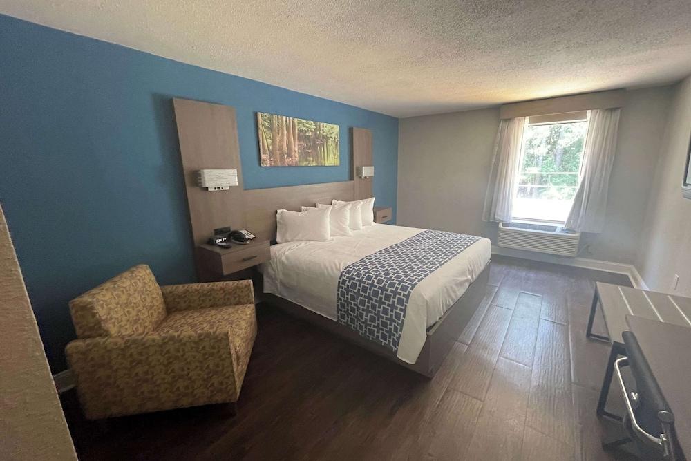 Wingate by Wyndham Columbia/Fort Jackson photo 25